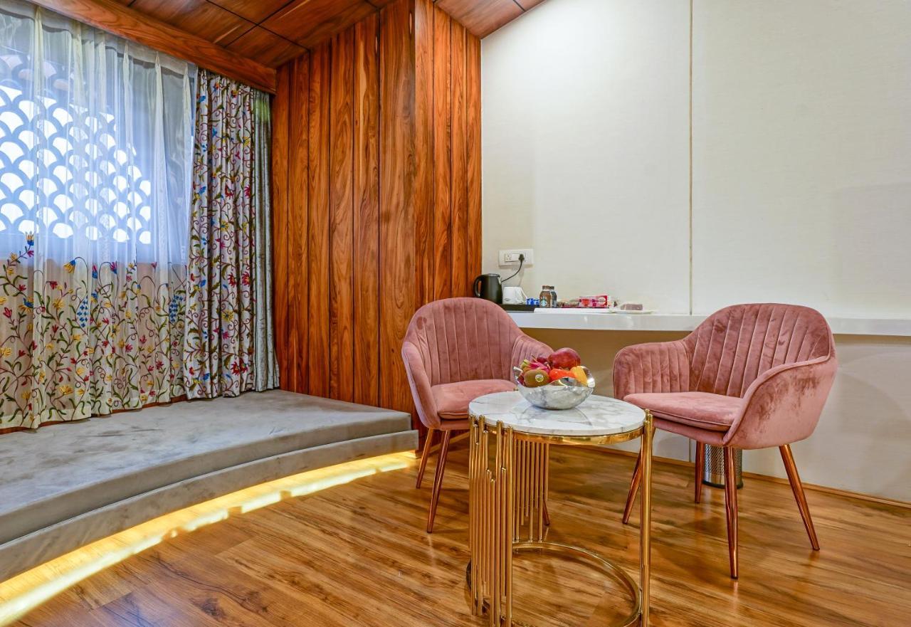 Hotel Snowland, Srinagar 외부 사진